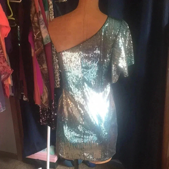Sequin dress- one sleeve - Picture 4 of 11